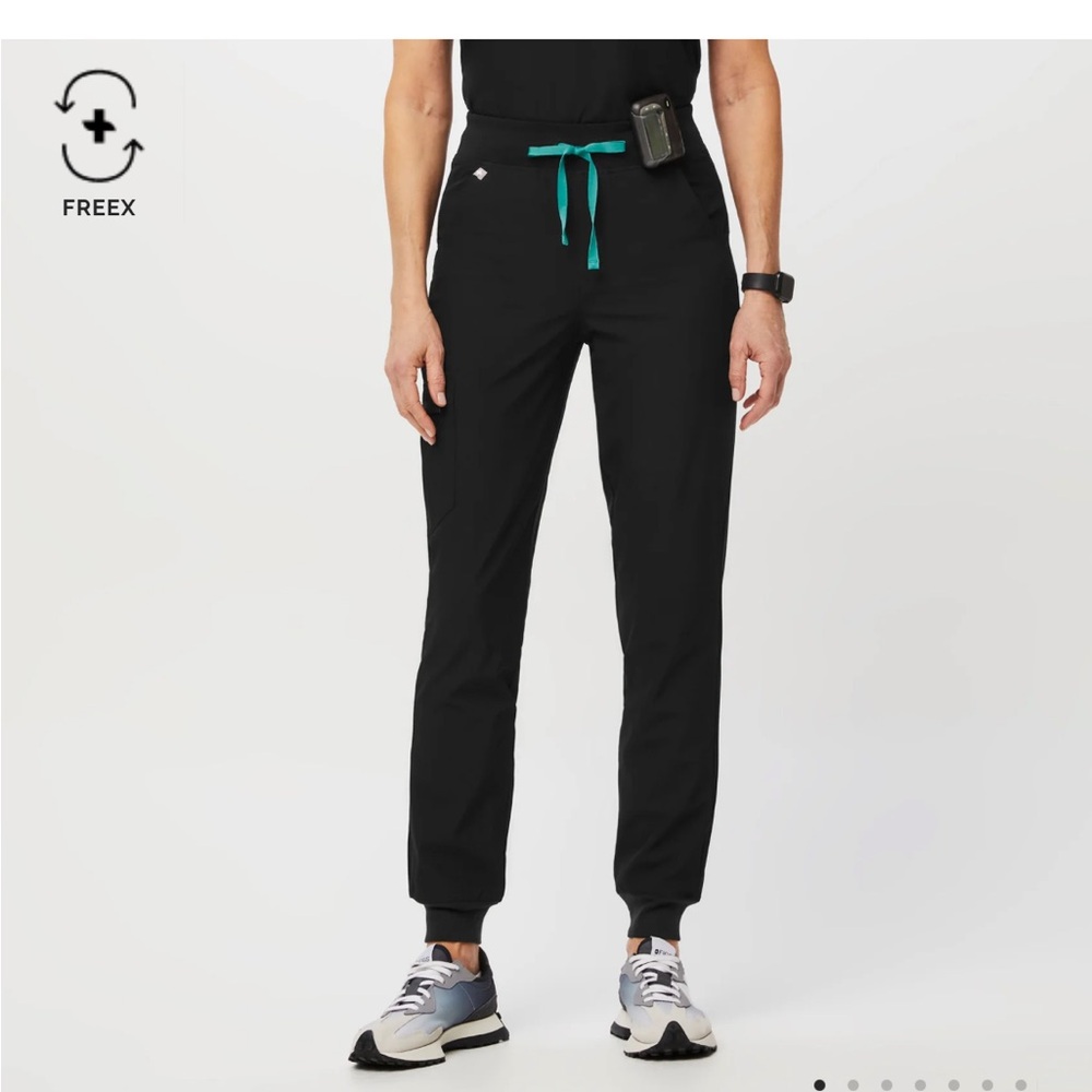 High Waisted Figs Black Joggers with Elastic Waistband - LINED FREEx